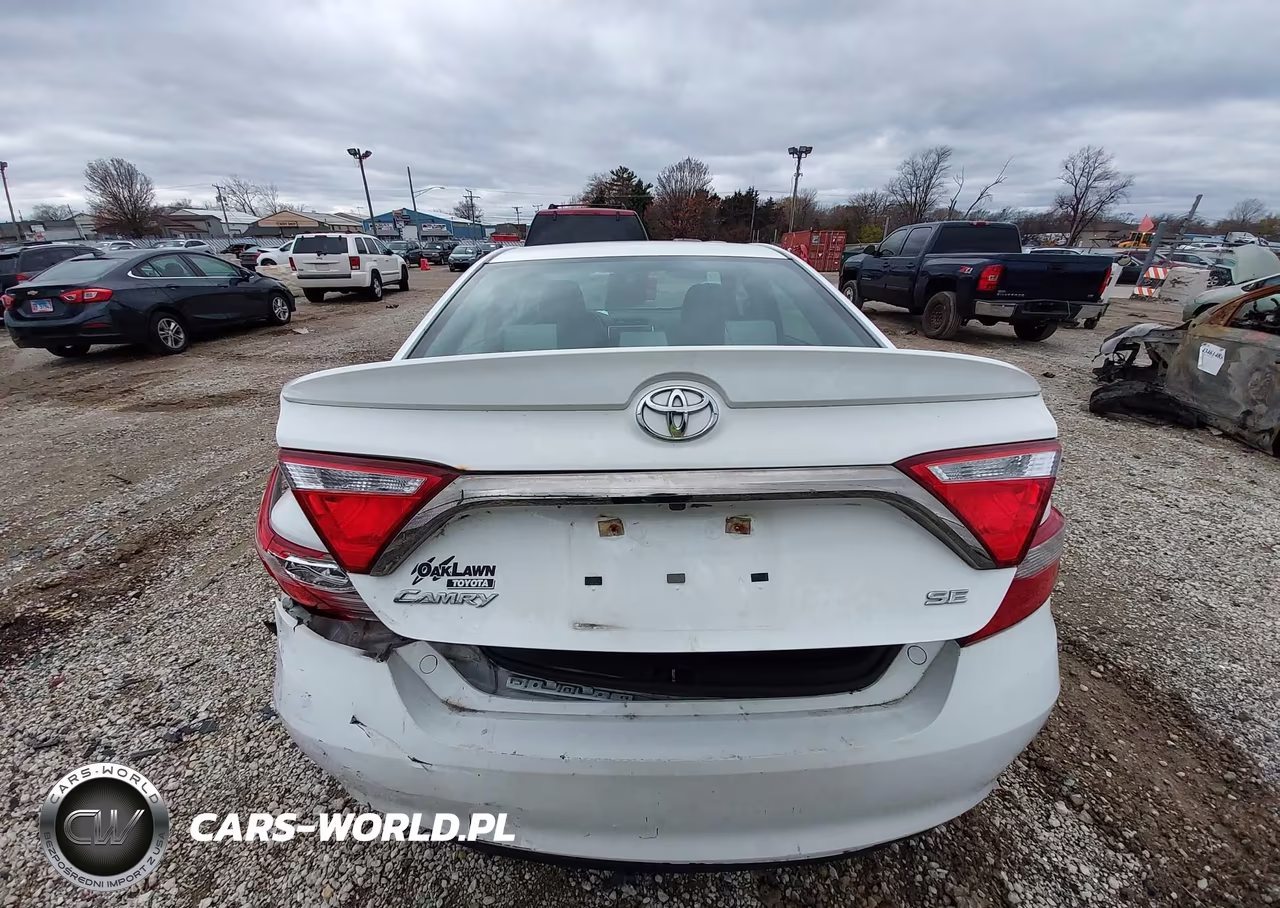 2015 Toyota Camry Se VIN:4T1BF1FK2FU018227 - 16