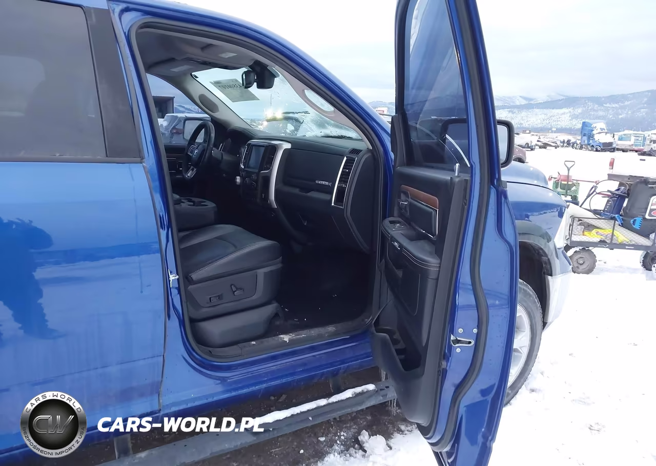 2015 Ram 1500 Laramie VIN:1C6RR7VT1FS759592 - 5