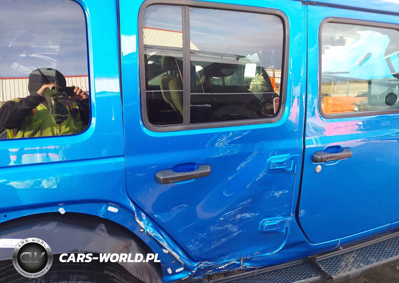 2024 Jeep Wrangler 4-Door Sahara 4X4 VIN:1C4PJXEGXRW264329 - 6