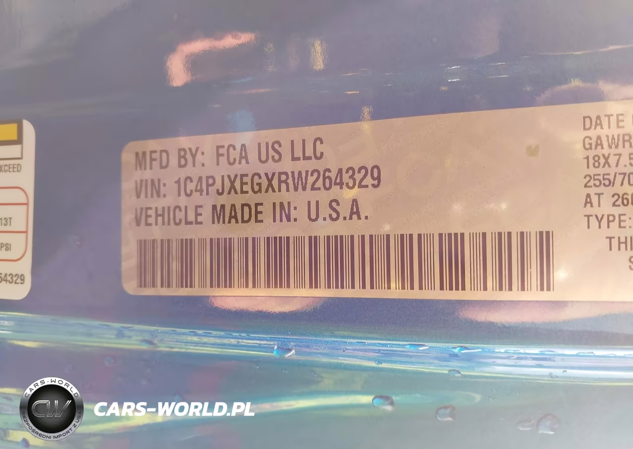 2024 Jeep Wrangler 4-Door Sahara 4X4 VIN:1C4PJXEGXRW264329 - 9