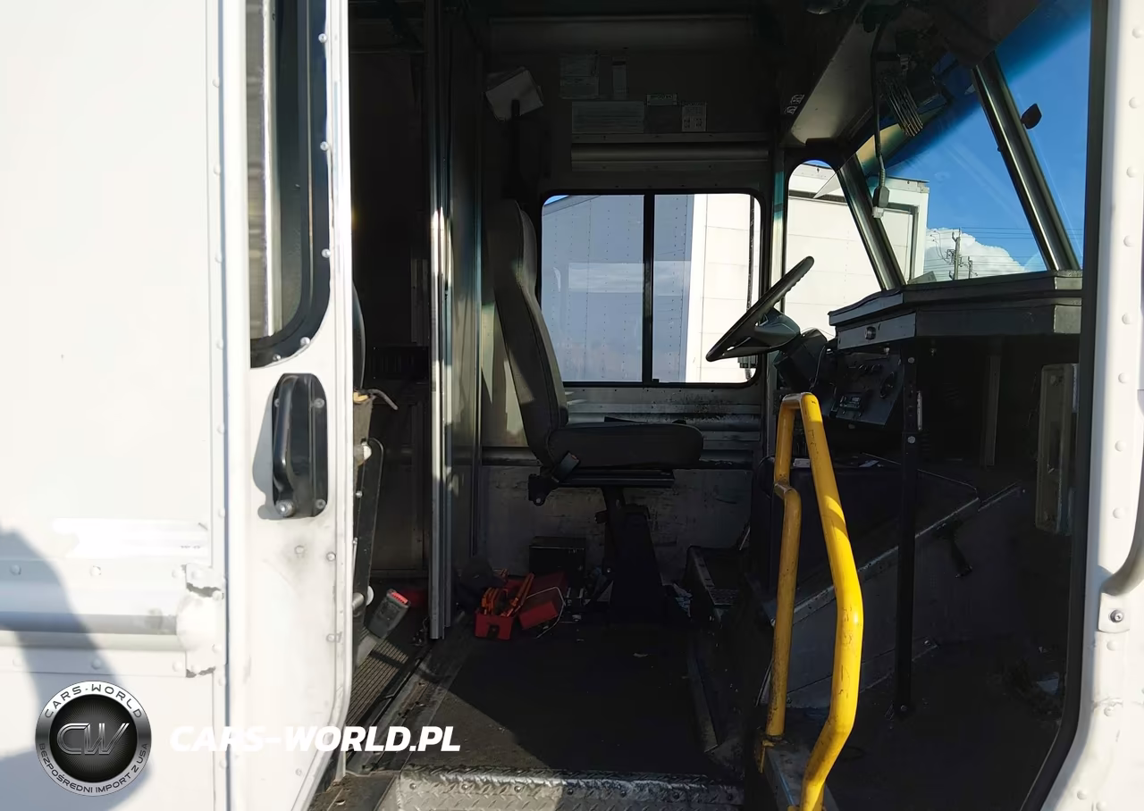 2012 Freightliner Chassis M Line Walk-In Van VIN:4UZAC3DV6CCBT7142 - 6