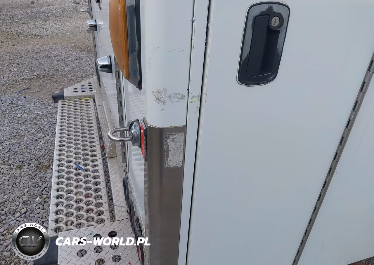 2011 Ford E-350 Cutaway VIN:1FDWE3FS6BDB07888 - 11