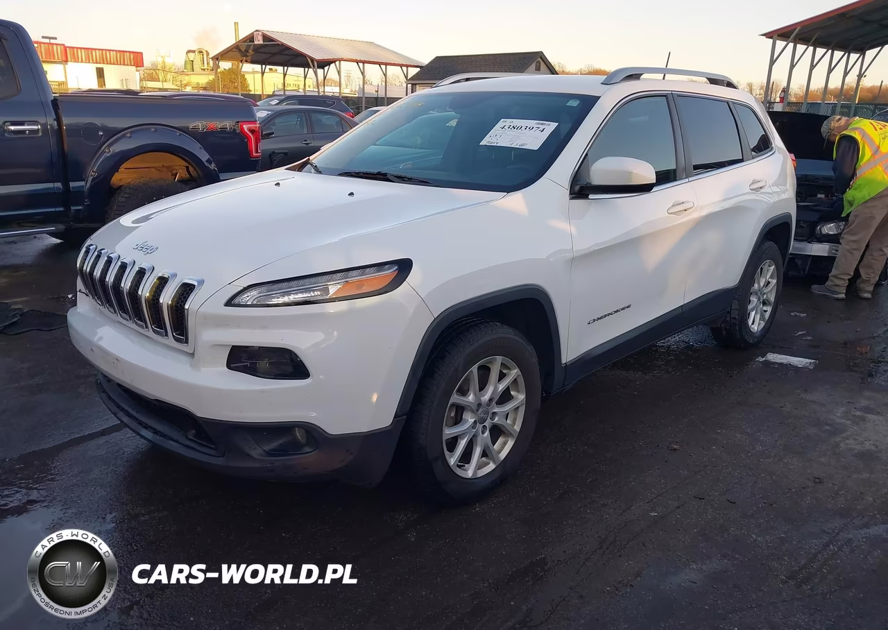 2017 Jeep Cherokee Latitude 4X4 VIN:1C4PJMCB8HD220040 - 2