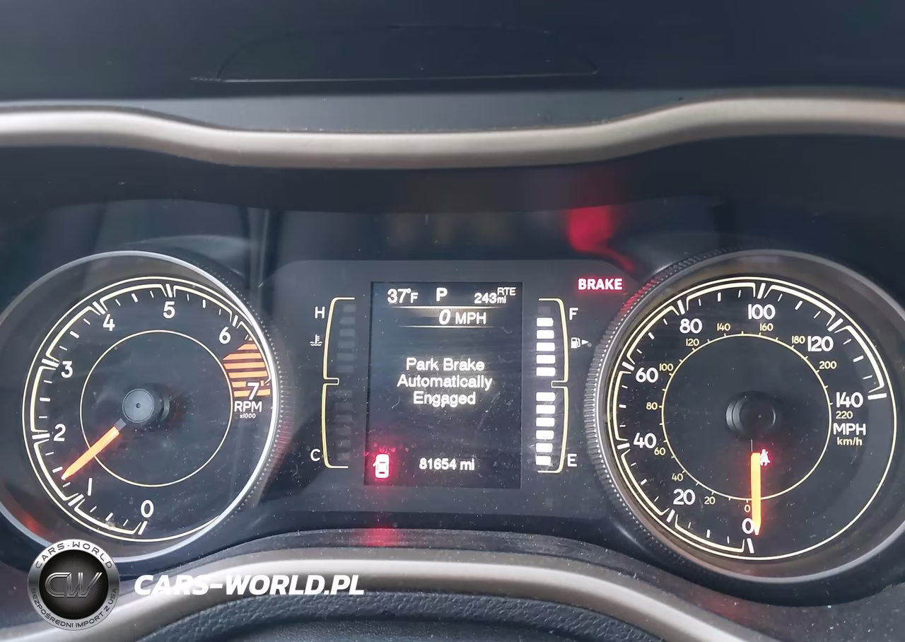 2017 Jeep Cherokee Latitude 4X4 VIN:1C4PJMCB8HD220040 - 7