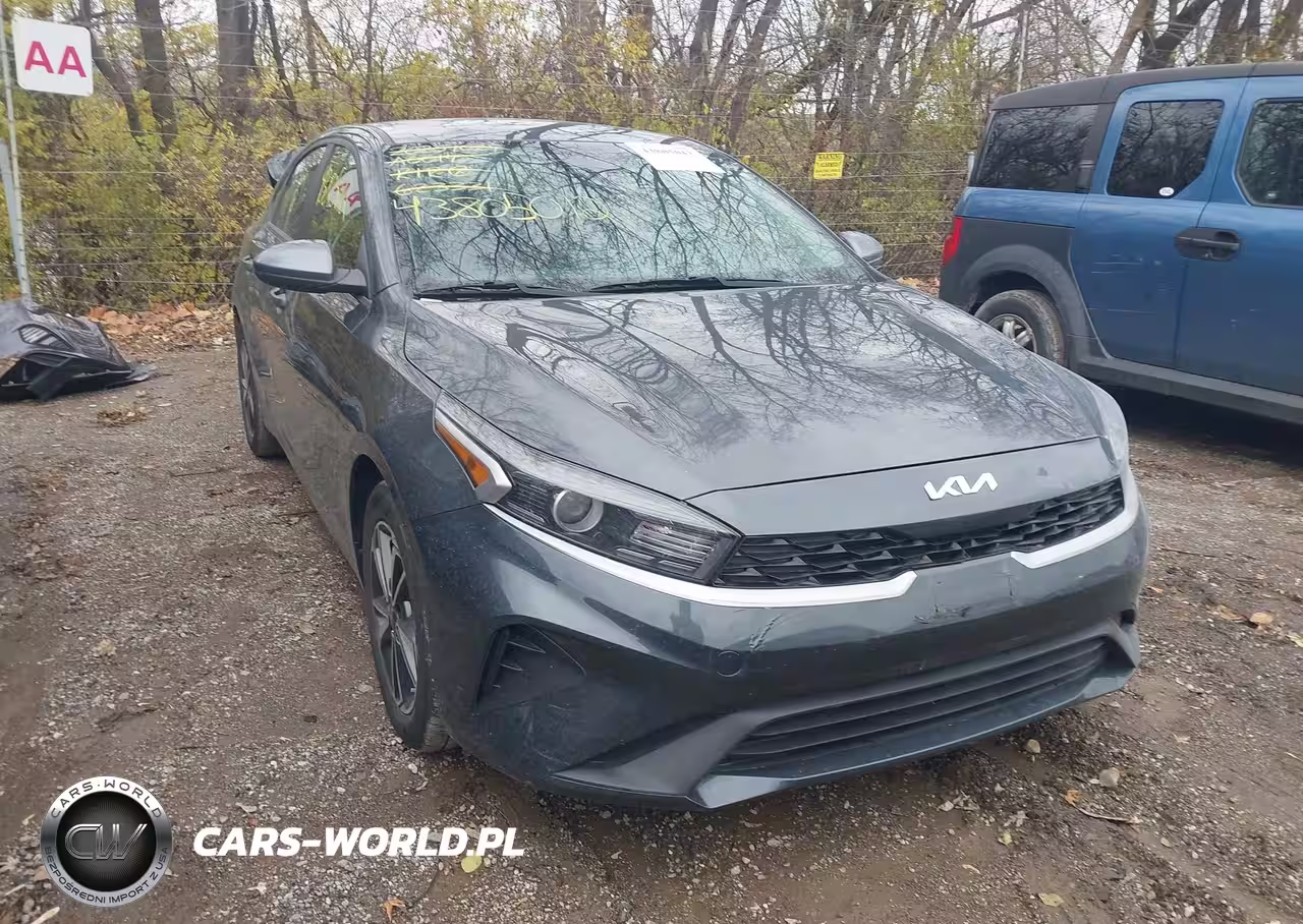 2023 Kia Forte Lxs