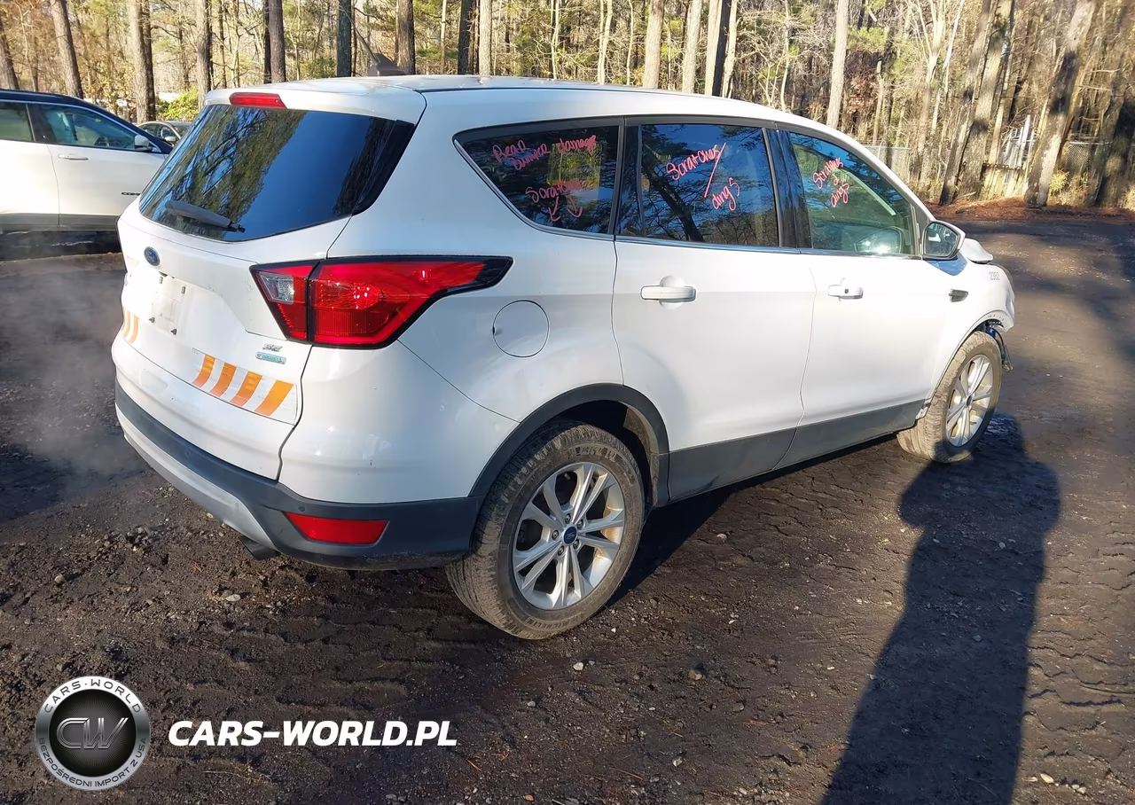 2019 Ford Escape Se VIN:1FMCU0GD2KUB82382 - 4