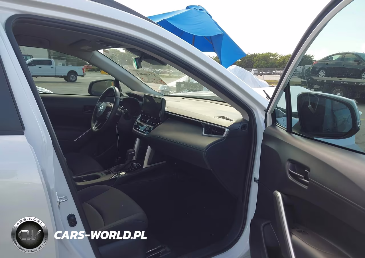 2024 Toyota Corolla Cross Le VIN:7MUCAAAG6RV083882 - 5
