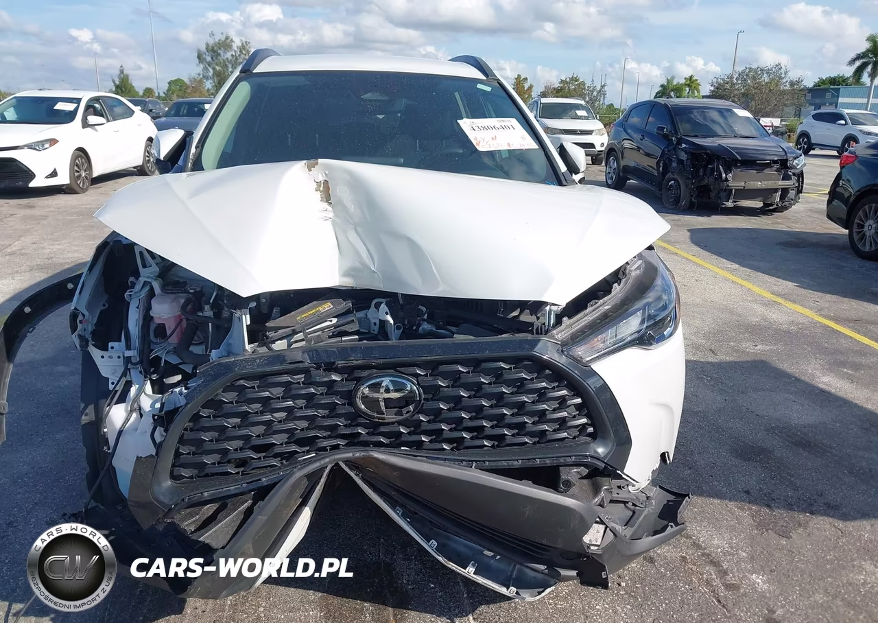 2024 Toyota Corolla Cross Le VIN:7MUCAAAG6RV083882 - 6