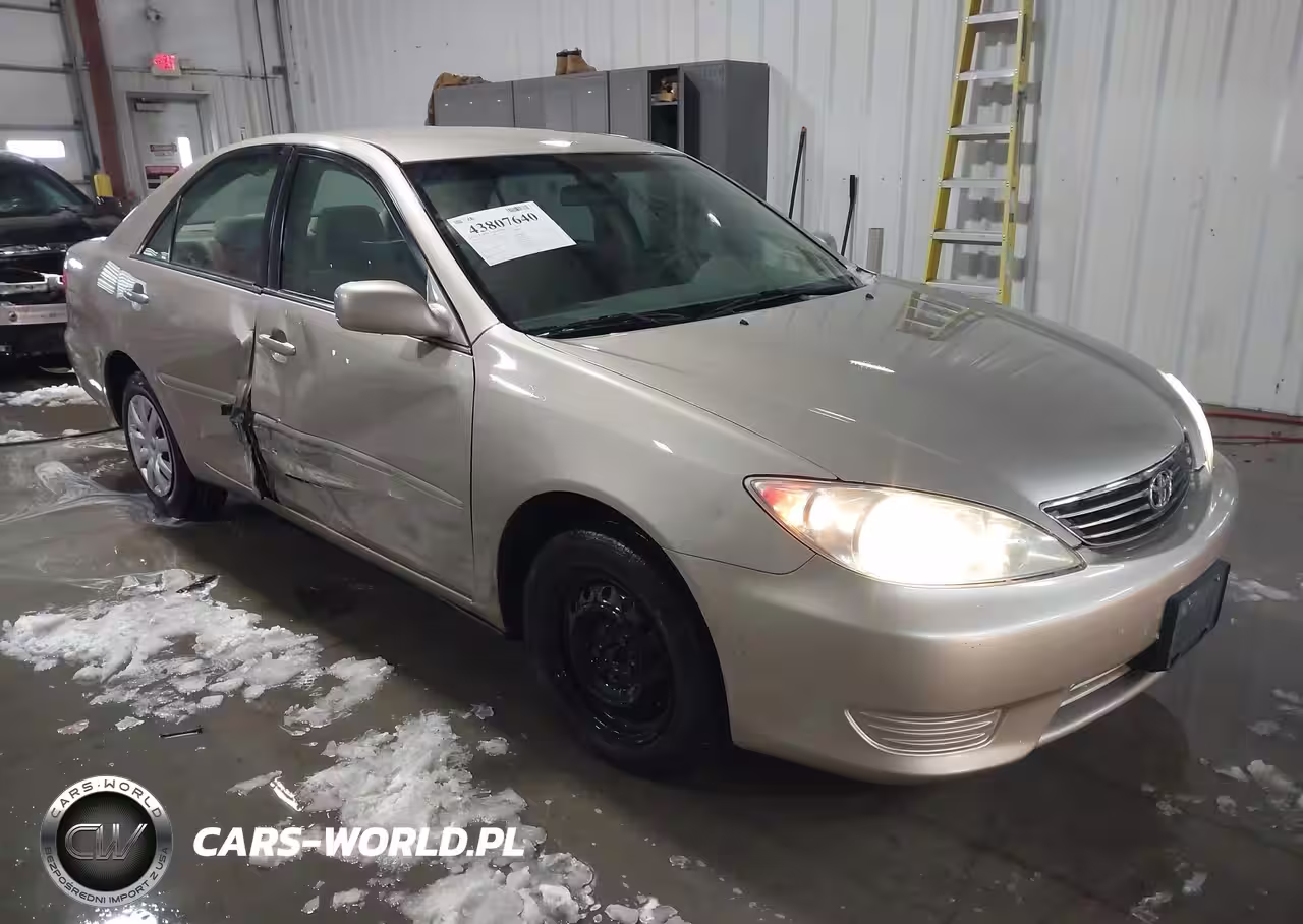 2005 Toyota Camry Le