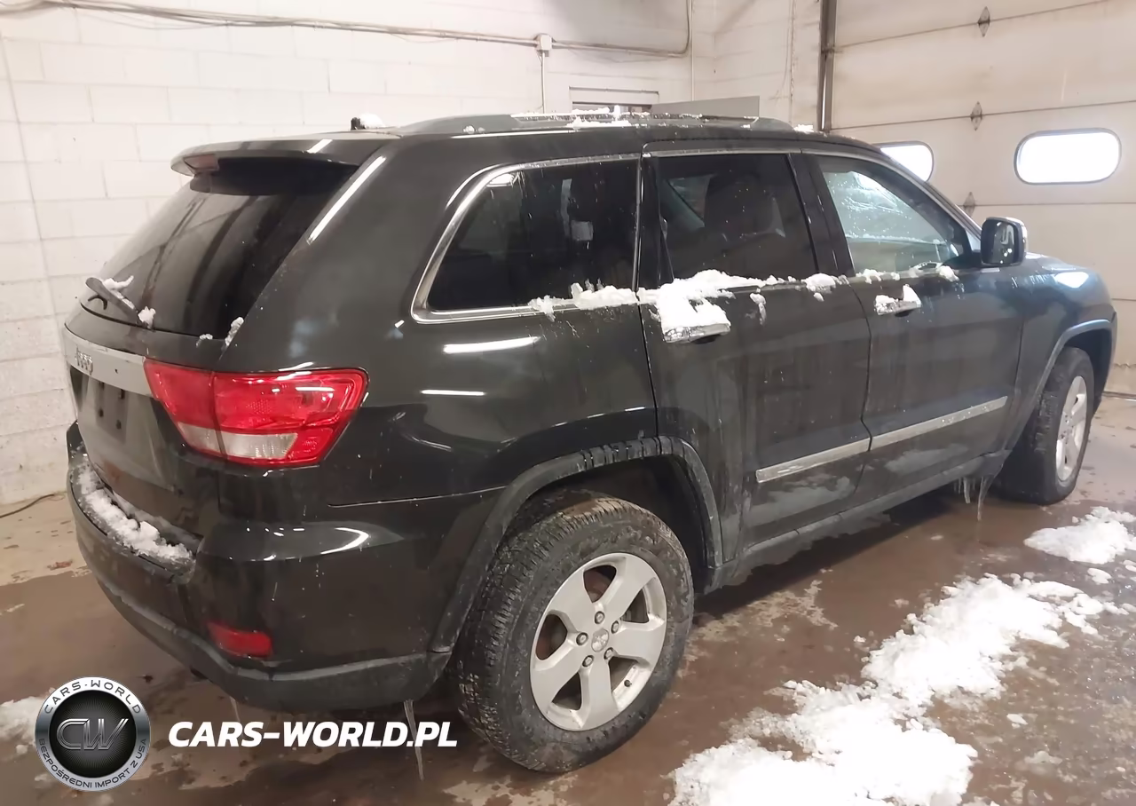 2011 Jeep Grand Cherokee Laredo VIN:1J4RR4GG1BC680543 - 4