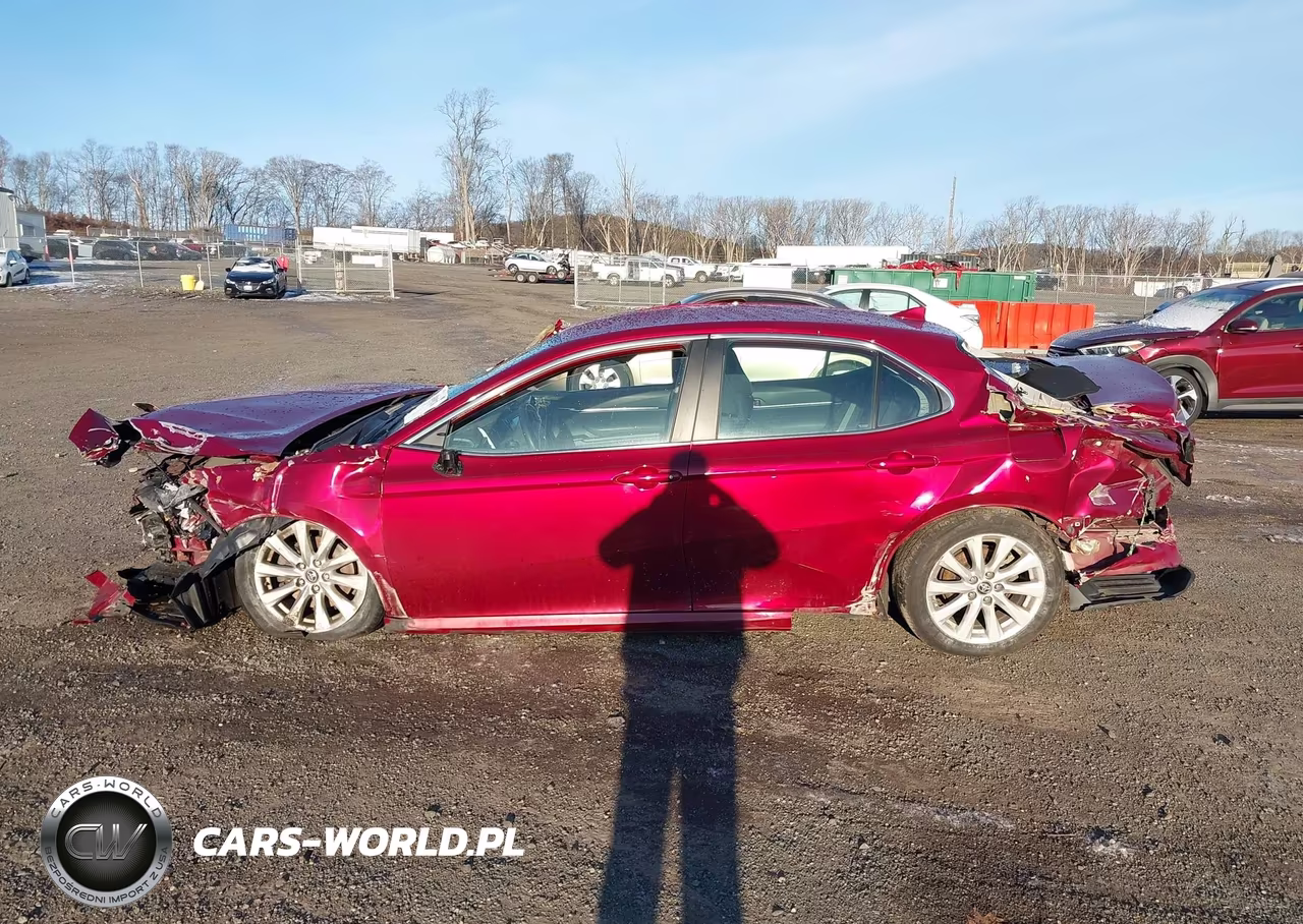 2019 Toyota Camry Le VIN:4T1B11HK6KU827803 - 14