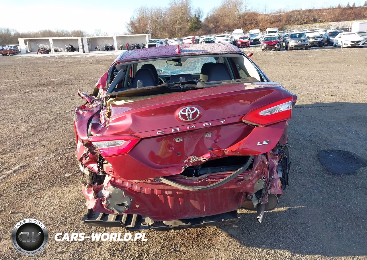 2019 Toyota Camry Le VIN:4T1B11HK6KU827803 - 16