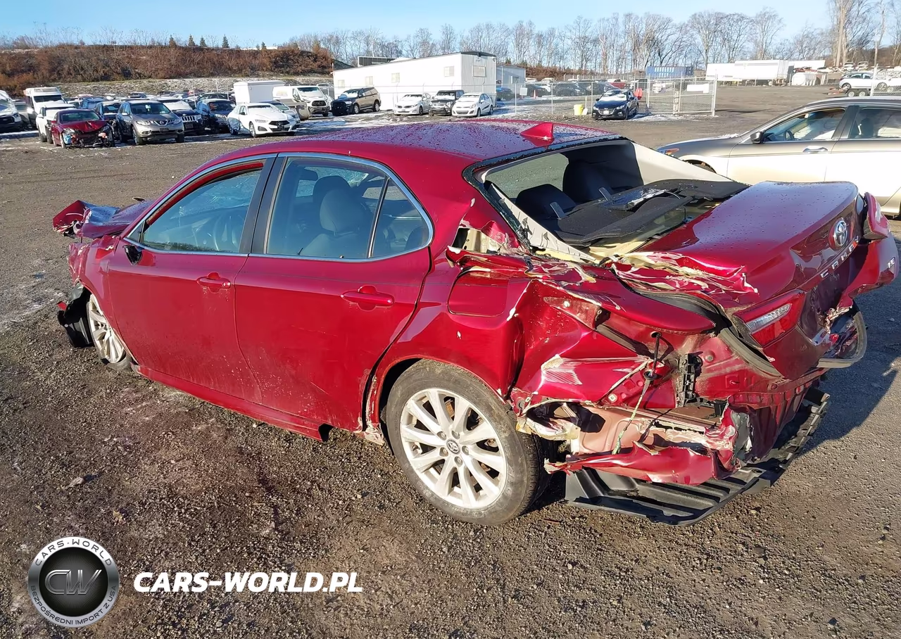2019 Toyota Camry Le VIN:4T1B11HK6KU827803 - 3