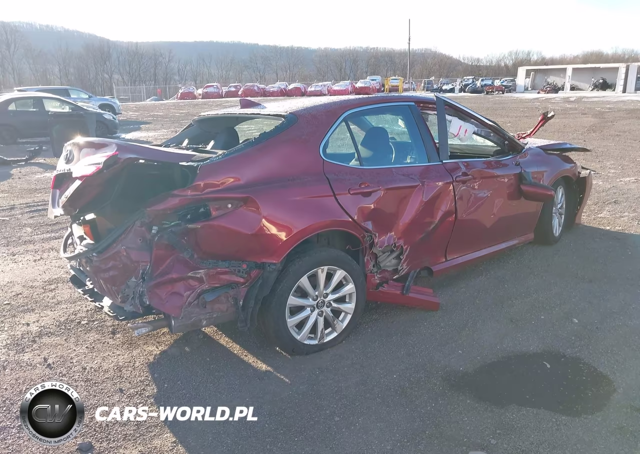 2019 Toyota Camry Le VIN:4T1B11HK6KU827803 - 4