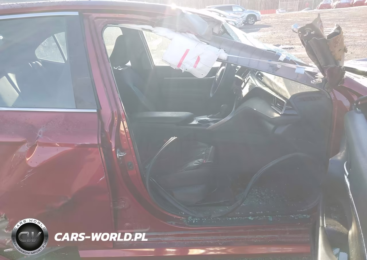 2019 Toyota Camry Le VIN:4T1B11HK6KU827803 - 5