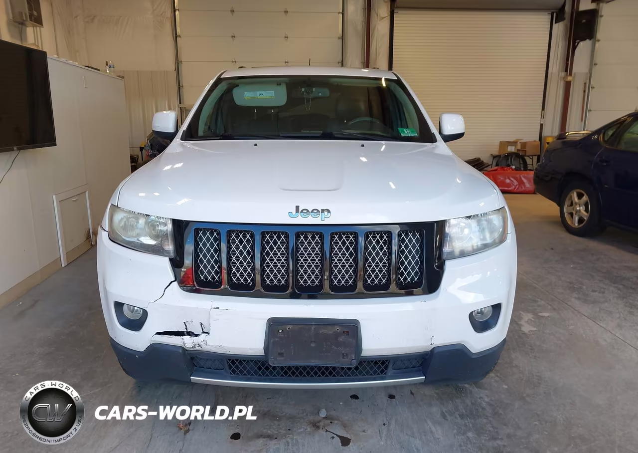 2013 Jeep Grand Cherokee Laredo Altitude VIN:1C4RJFAG4DC561924 - 12