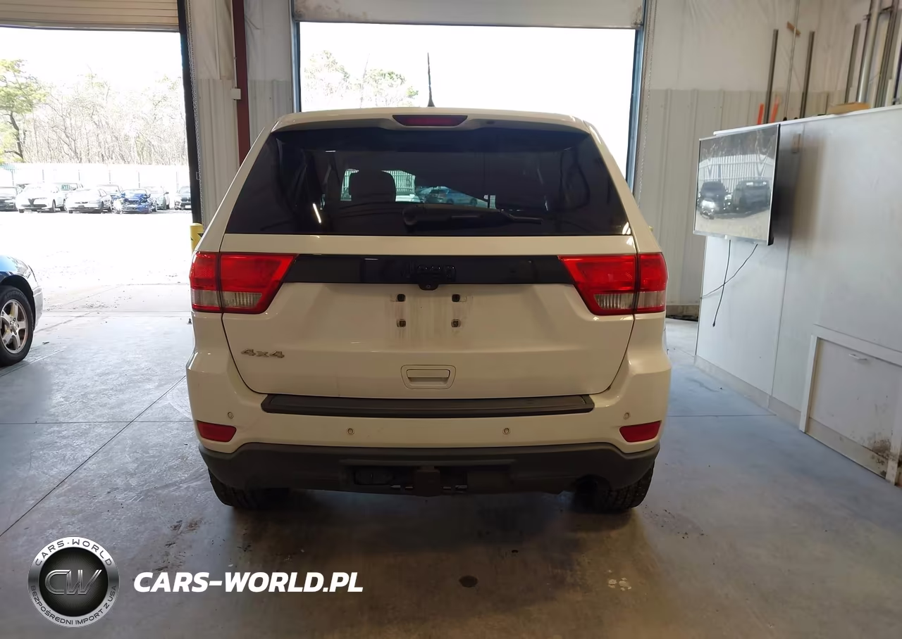 2013 Jeep Grand Cherokee Laredo Altitude VIN:1C4RJFAG4DC561924 - 16