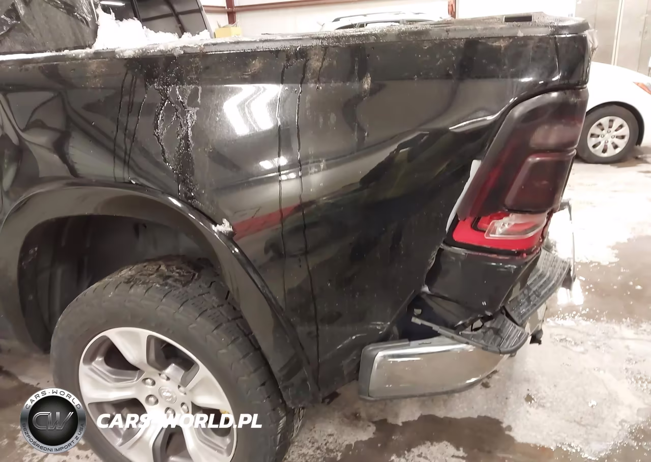 2020 Ram 1500 Laramie 4X4 5'7 Box VIN:1C6SRFJT5LN222574 - 17