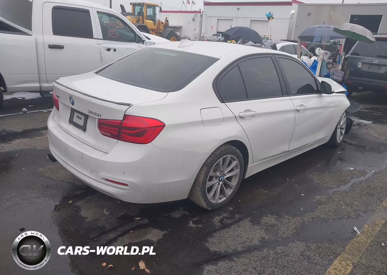 2017 BMW 320I xDrive VIN:WBA8A3C36HK692236 - 4