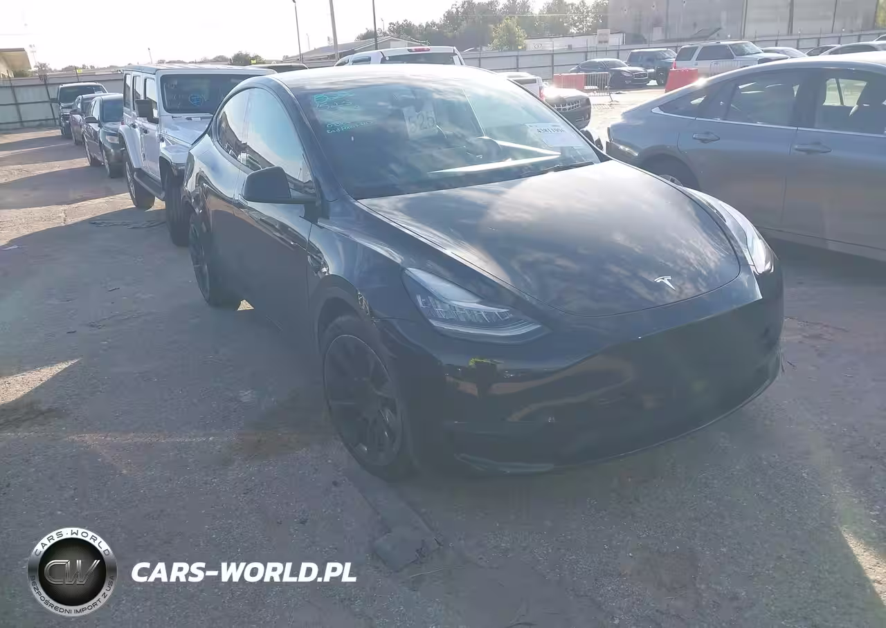 2022 Tesla Model Y Long Range Dual Motor All-Wheel Drive