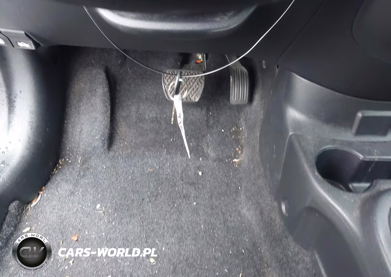 2017 Nissan Versa Note S Plus VIN:3N1CE2CPXHL379304 - 11