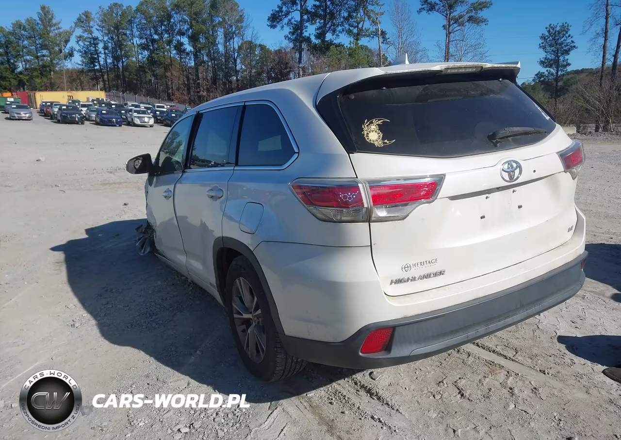 2015 Toyota Highlander Le Plus V6 VIN:5TDZKRFH7FS042013 - 3