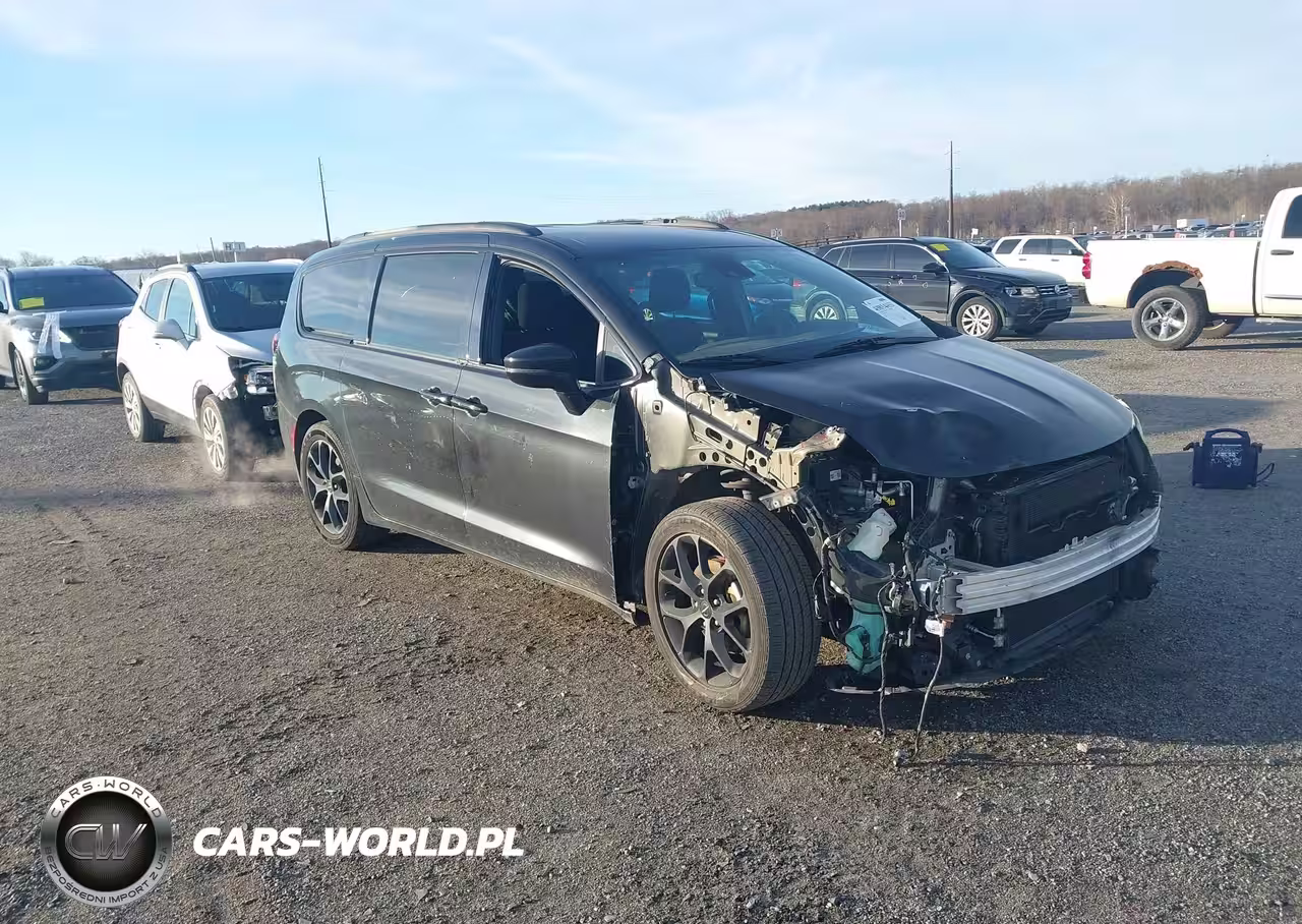 2021 Chrysler Pacifica Touring