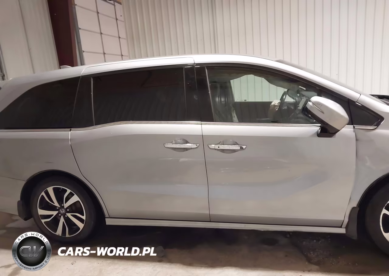 2018 Honda Odyssey Elite VIN:5FNRL6H90JB048332 - 14