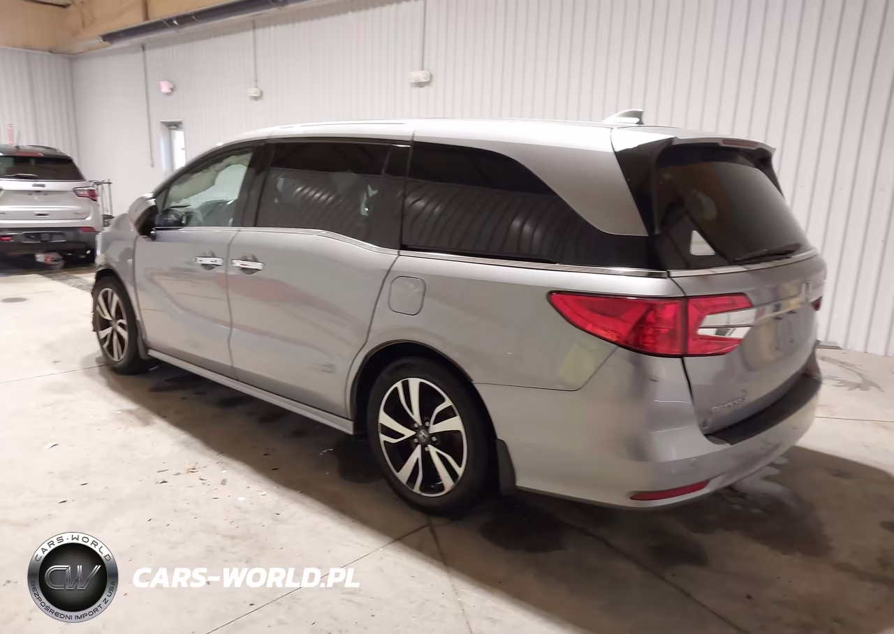 2018 Honda Odyssey Elite VIN:5FNRL6H90JB048332 - 3