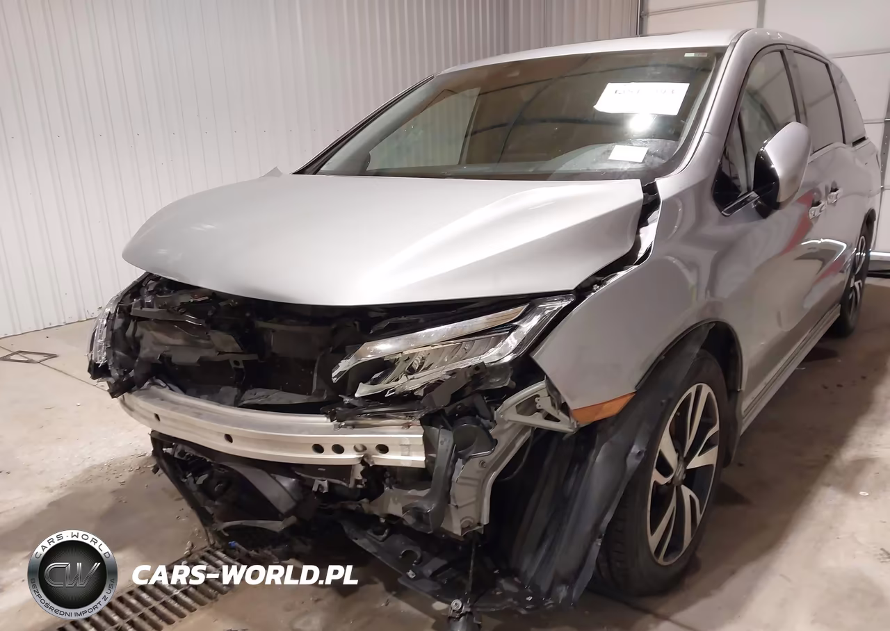 2018 Honda Odyssey Elite VIN:5FNRL6H90JB048332 - 6