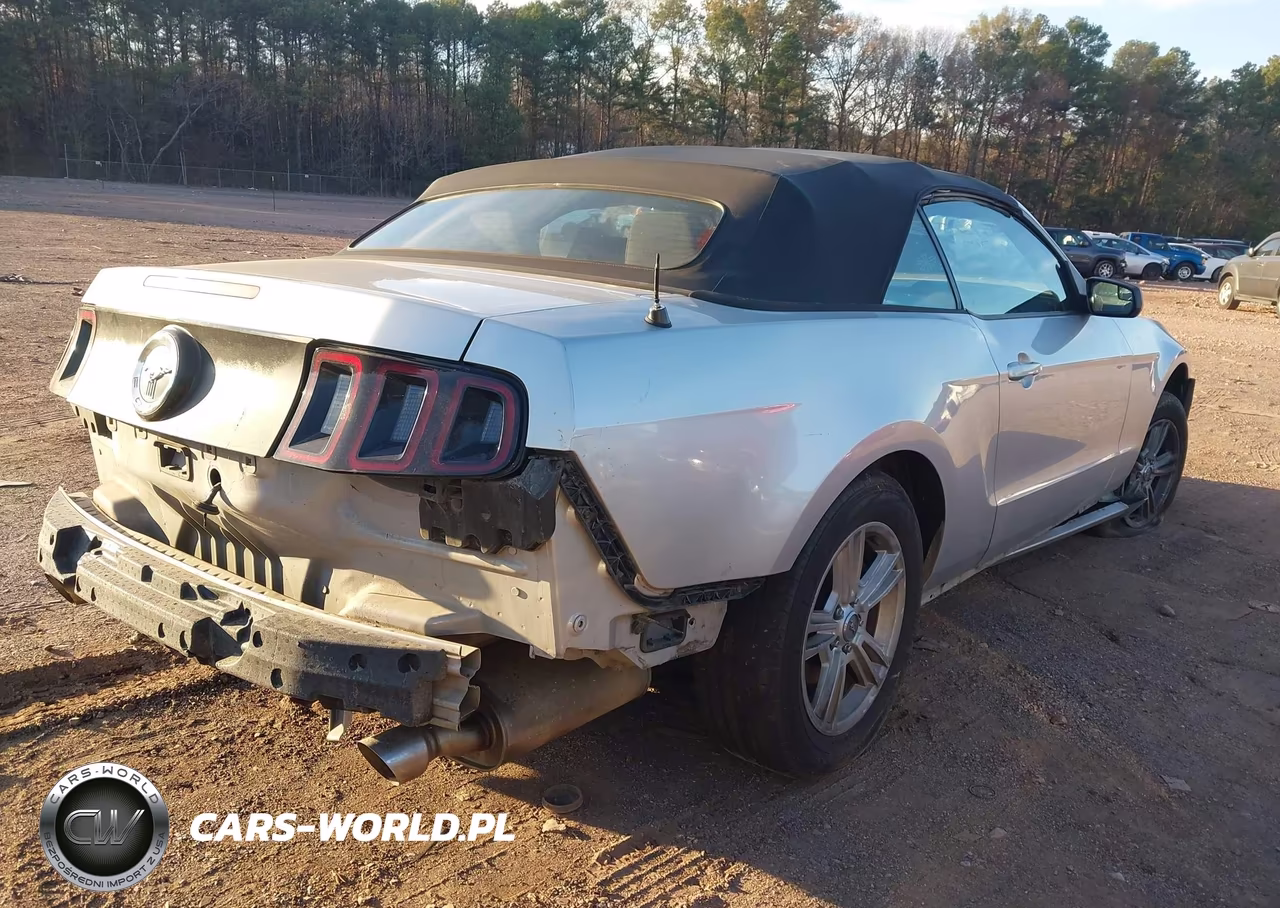 2014 Ford Mustang V6 VIN:1ZVBP8EM1E5205848 - 4