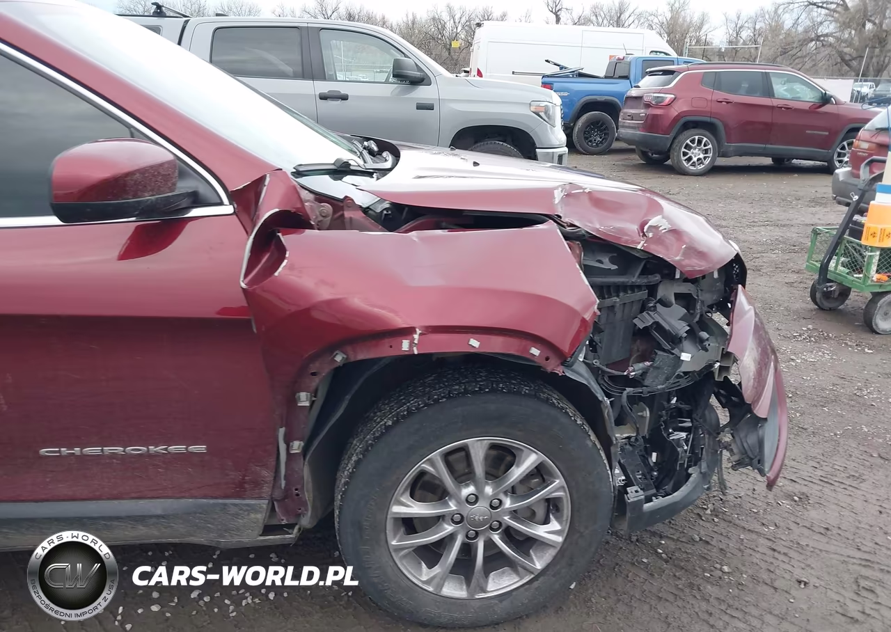 2019 Jeep Cherokee Latitude Plus 4X4 VIN:1C4PJMLB9KD182518 - 18