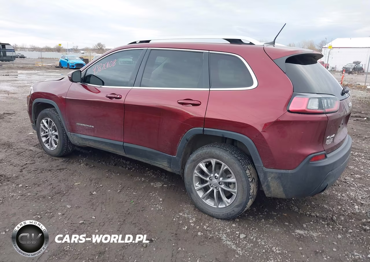 2019 Jeep Cherokee Latitude Plus 4X4 VIN:1C4PJMLB9KD182518 - 3