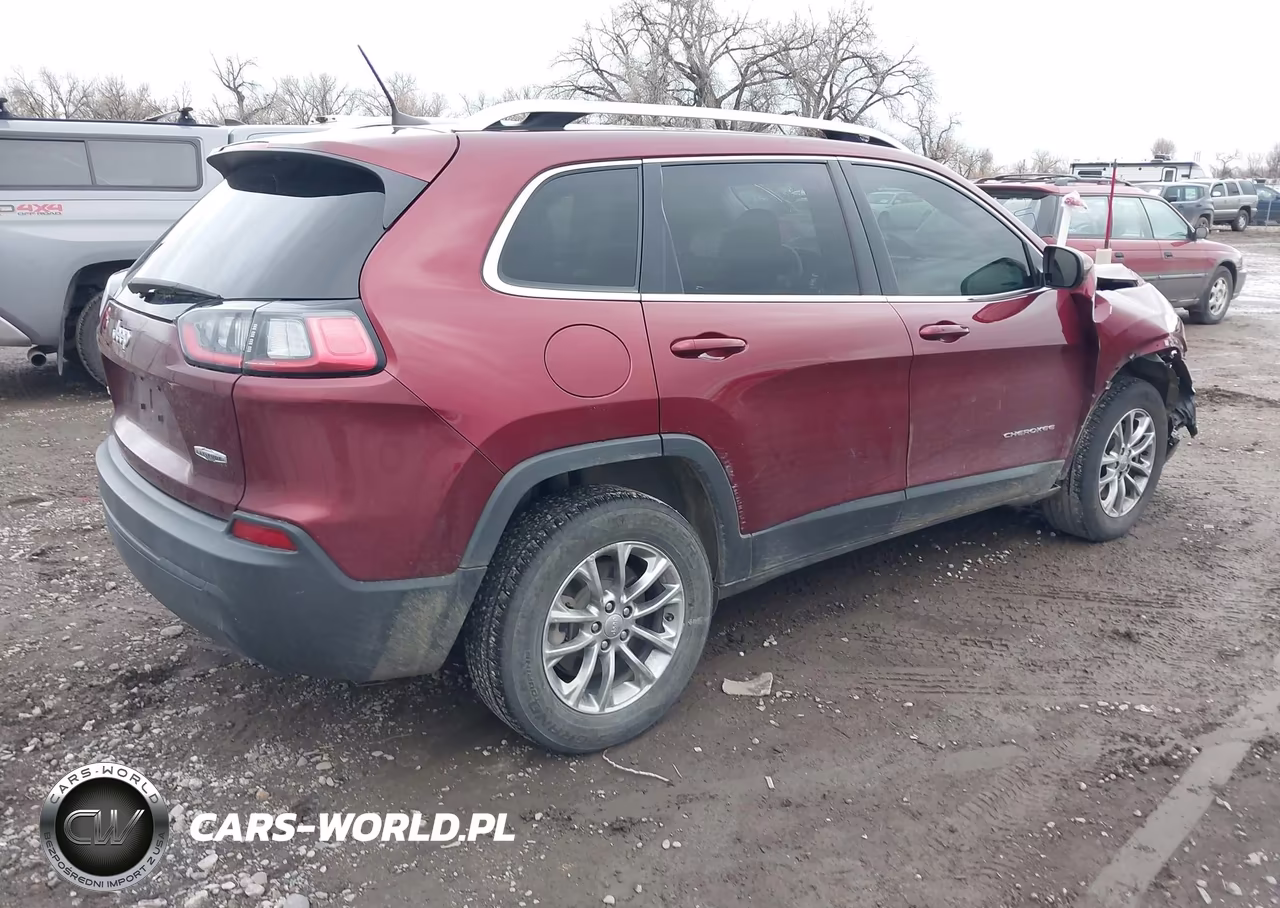 2019 Jeep Cherokee Latitude Plus 4X4 VIN:1C4PJMLB9KD182518 - 4