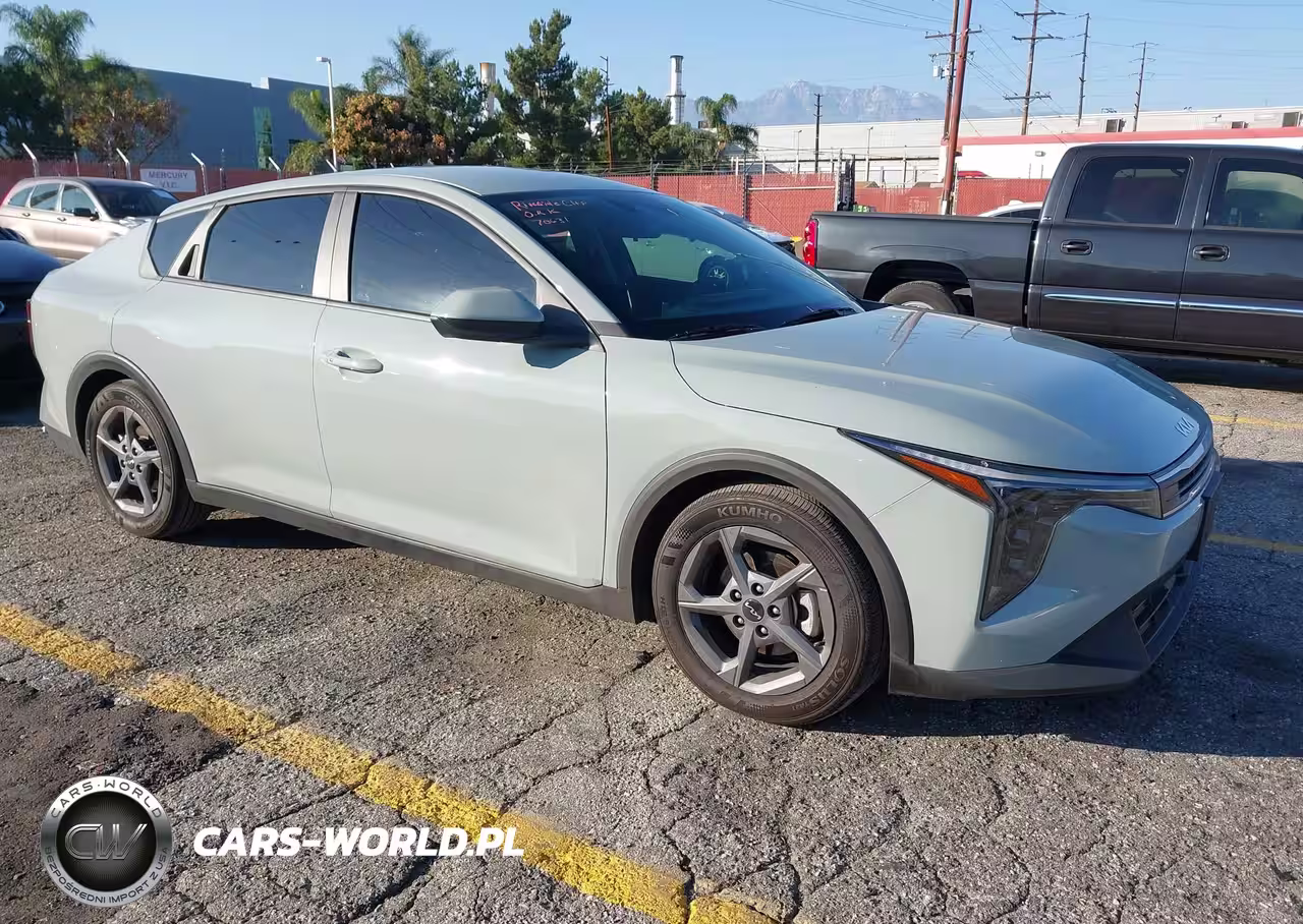 2025 Kia K4 Lxs