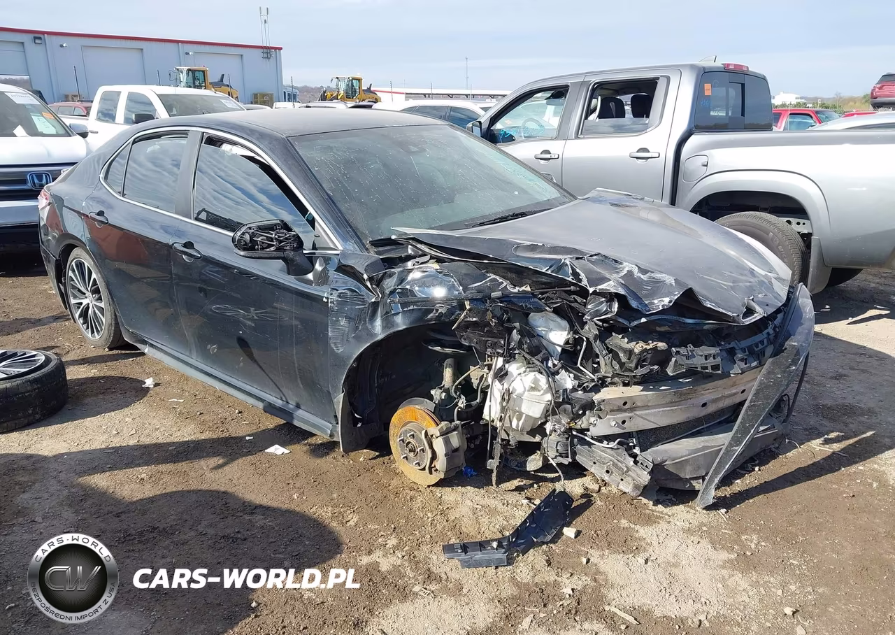 2020 Toyota Camry Se – zdjęcie 1 z 17