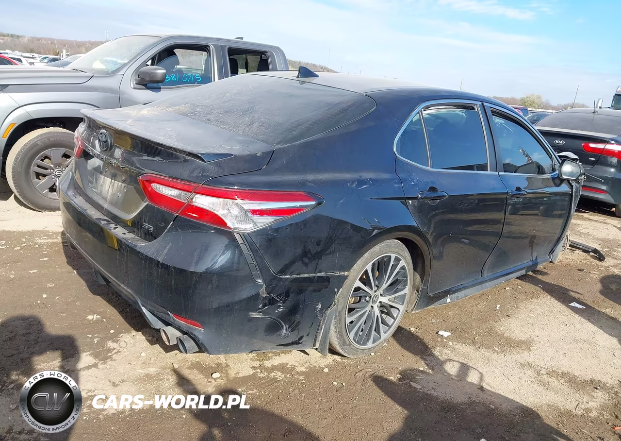 2020 Toyota Camry Se VIN:4T1G11AKXLU387134 - 4