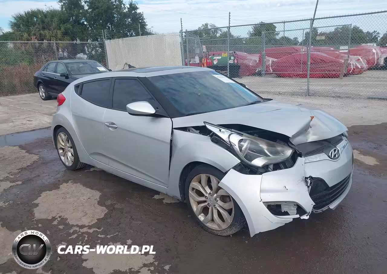 2013 Hyundai Veloster Base W-Black