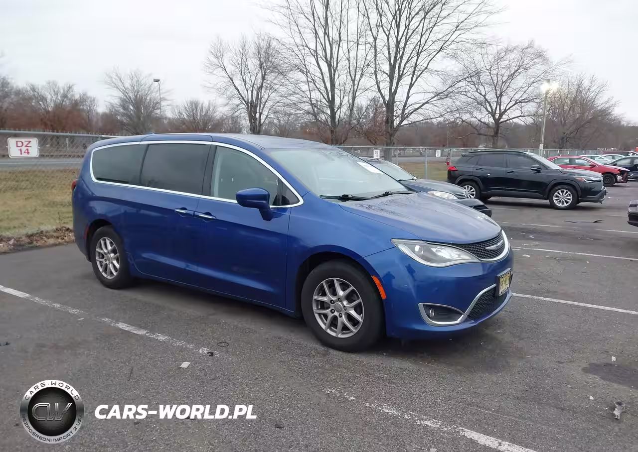 2020 Chrysler Pacifica Touring