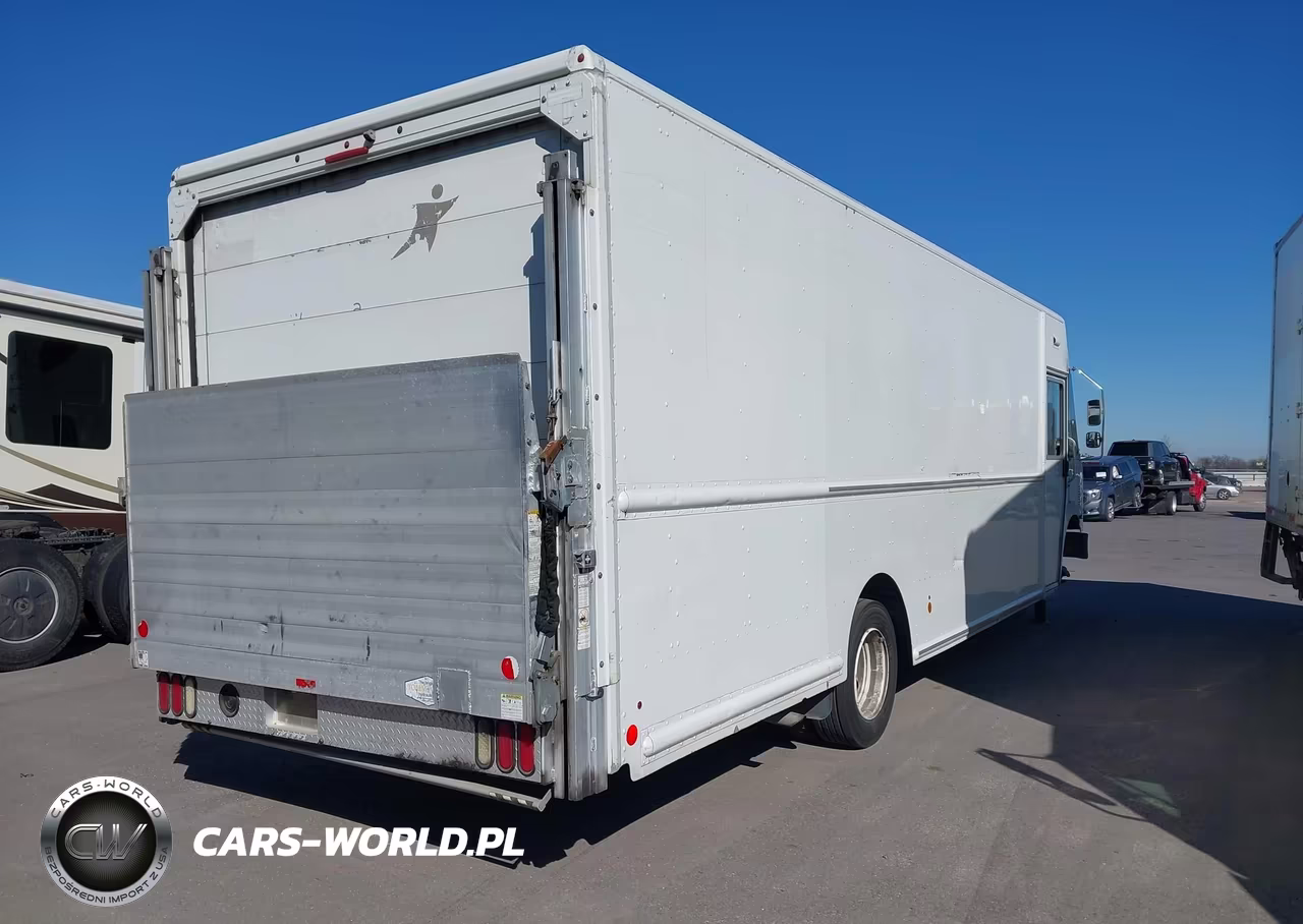 2013 Freightliner Chassis M Line Walk-In Van VIN:4UZAC3DV2DCFF6957 - 4