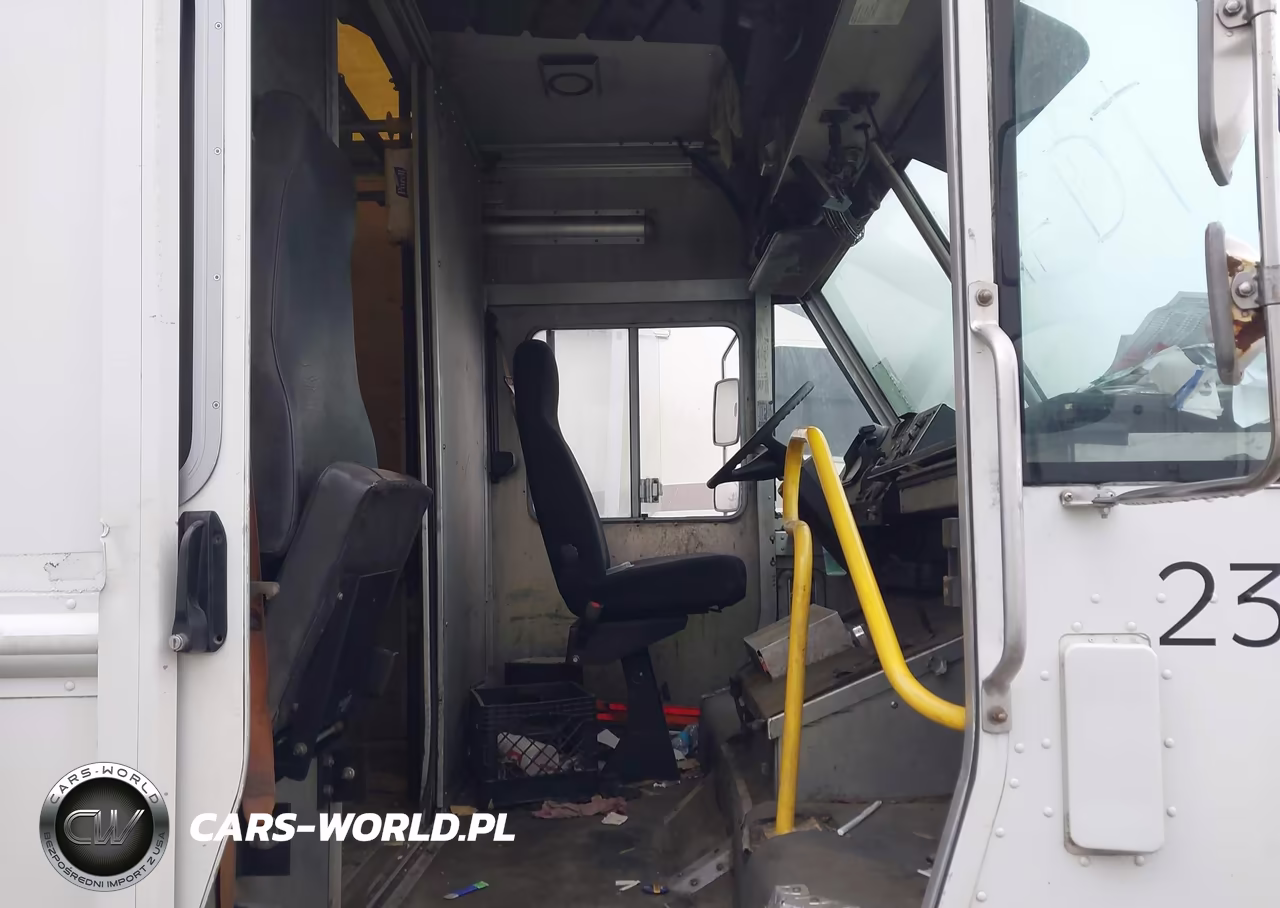 2013 Freightliner Chassis M Line Walk-In Van VIN:4UZAC3DV2DCFF6957 - 6