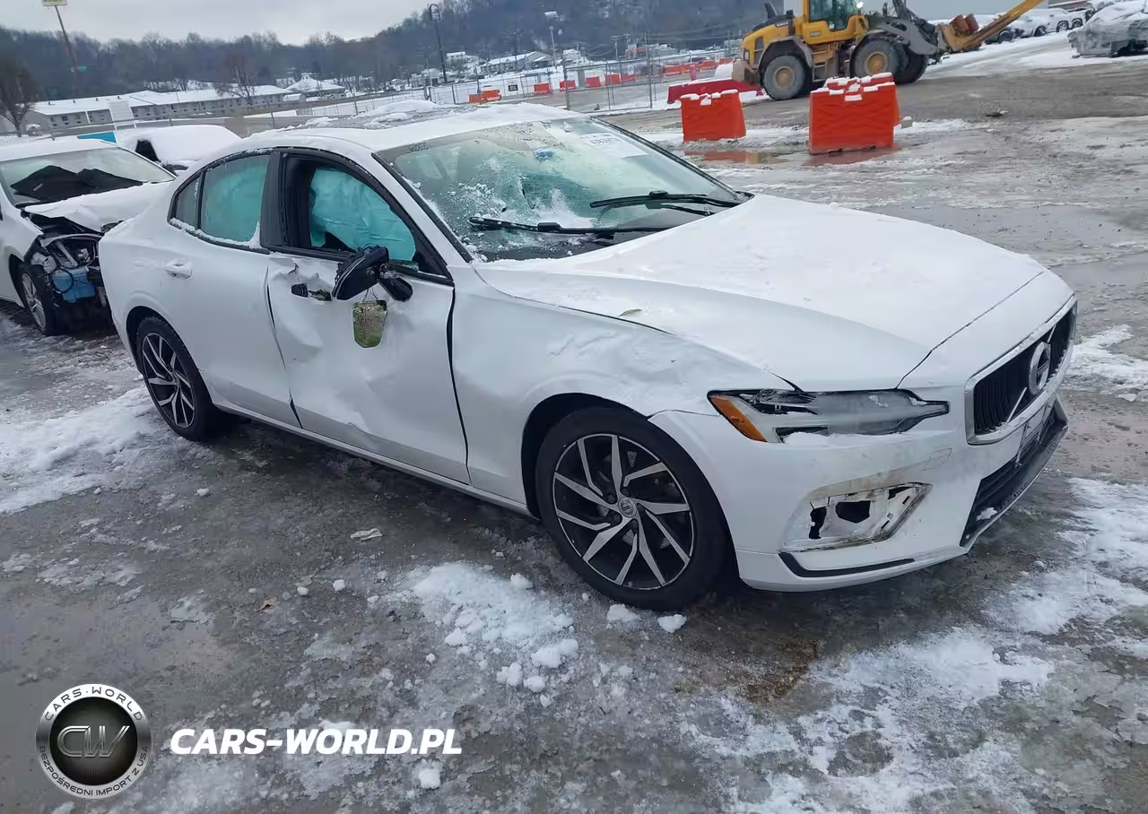 2020 Volvo S60 T5 Momentum