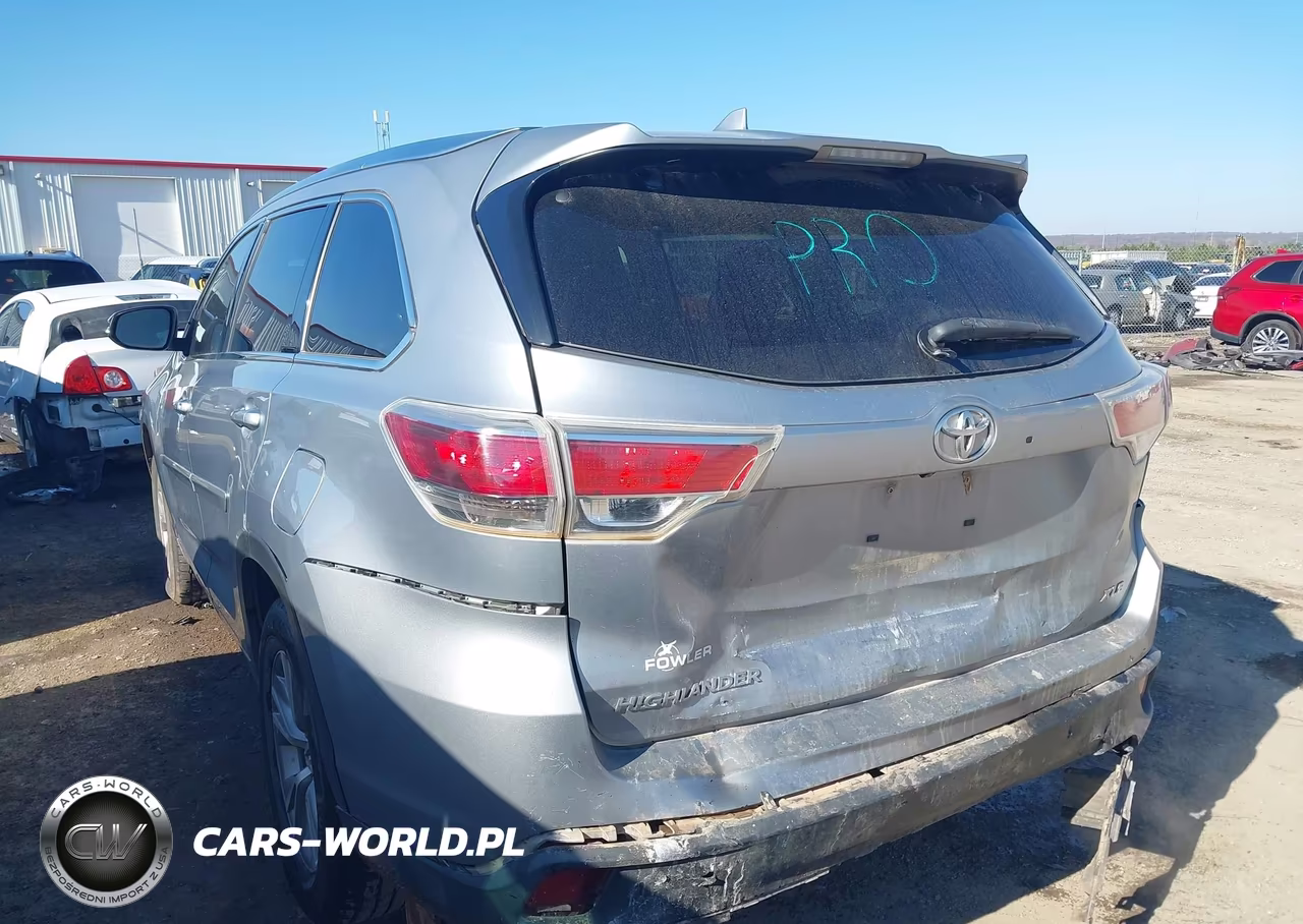 2015 Toyota Highlander Xle V6 VIN:5TDKKRFH5FS042349 - 3