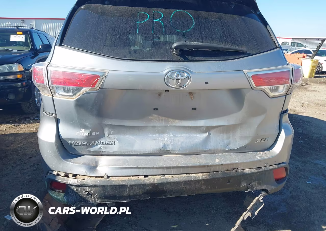 2015 Toyota Highlander Xle V6 VIN:5TDKKRFH5FS042349 - 6