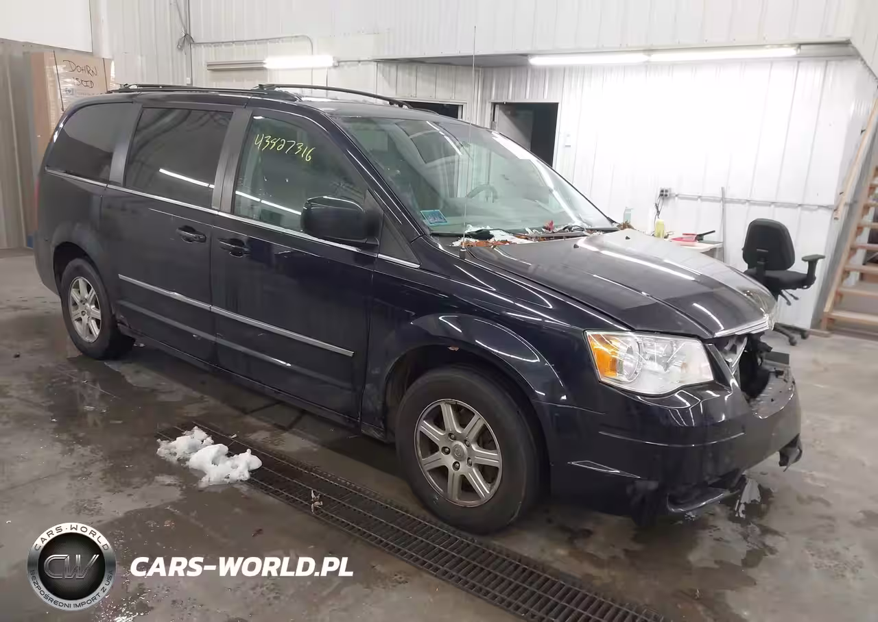 2010 Chrysler Town & Country Touring