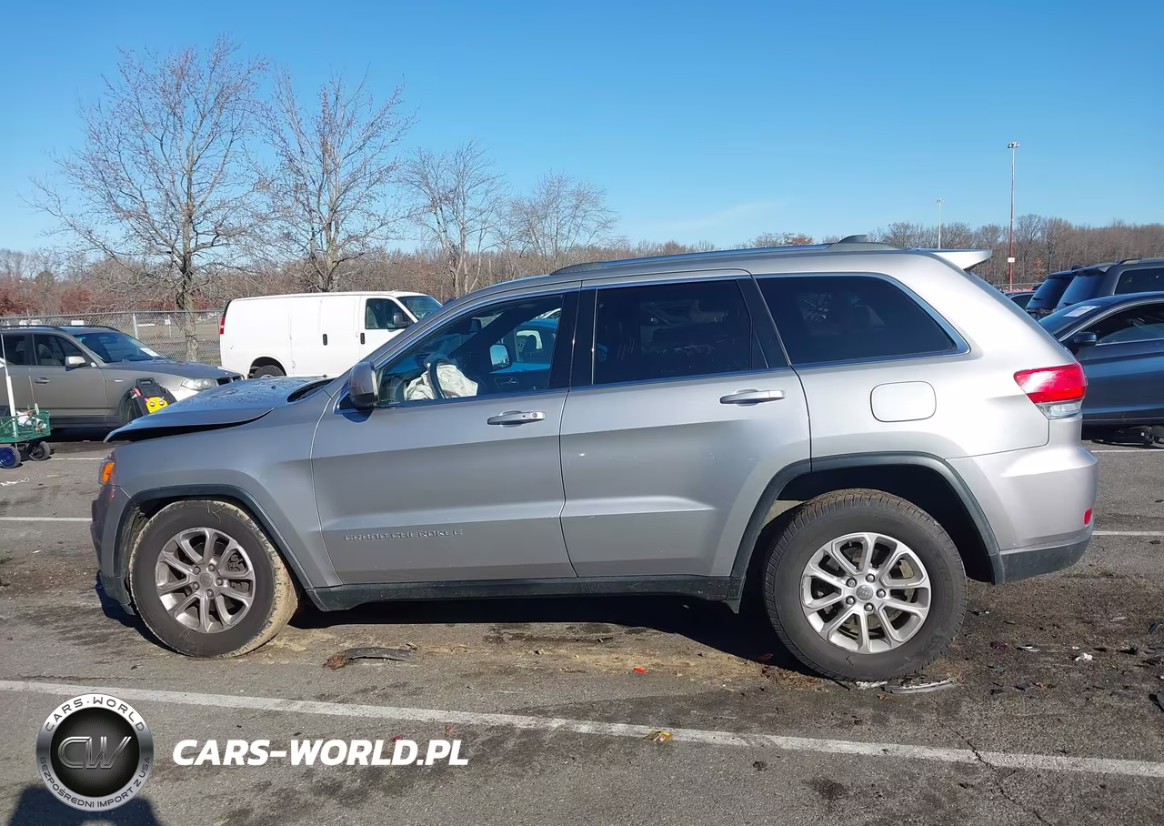 2015 Jeep Grand Cherokee Laredo VIN:1C4RJFAG1FC871614 - 14