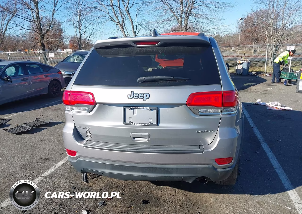 2015 Jeep Grand Cherokee Laredo VIN:1C4RJFAG1FC871614 - 16