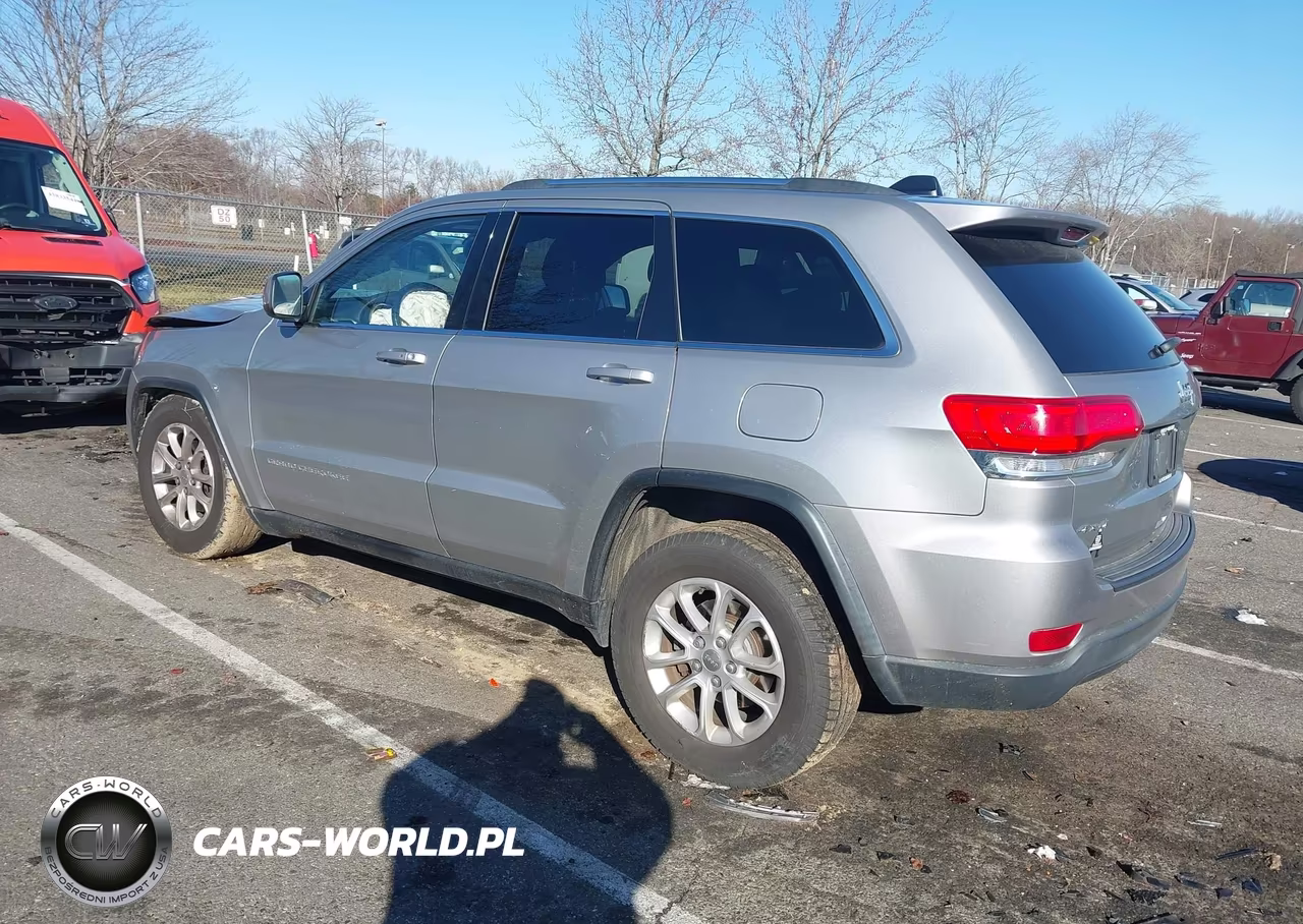 2015 Jeep Grand Cherokee Laredo VIN:1C4RJFAG1FC871614 - 3