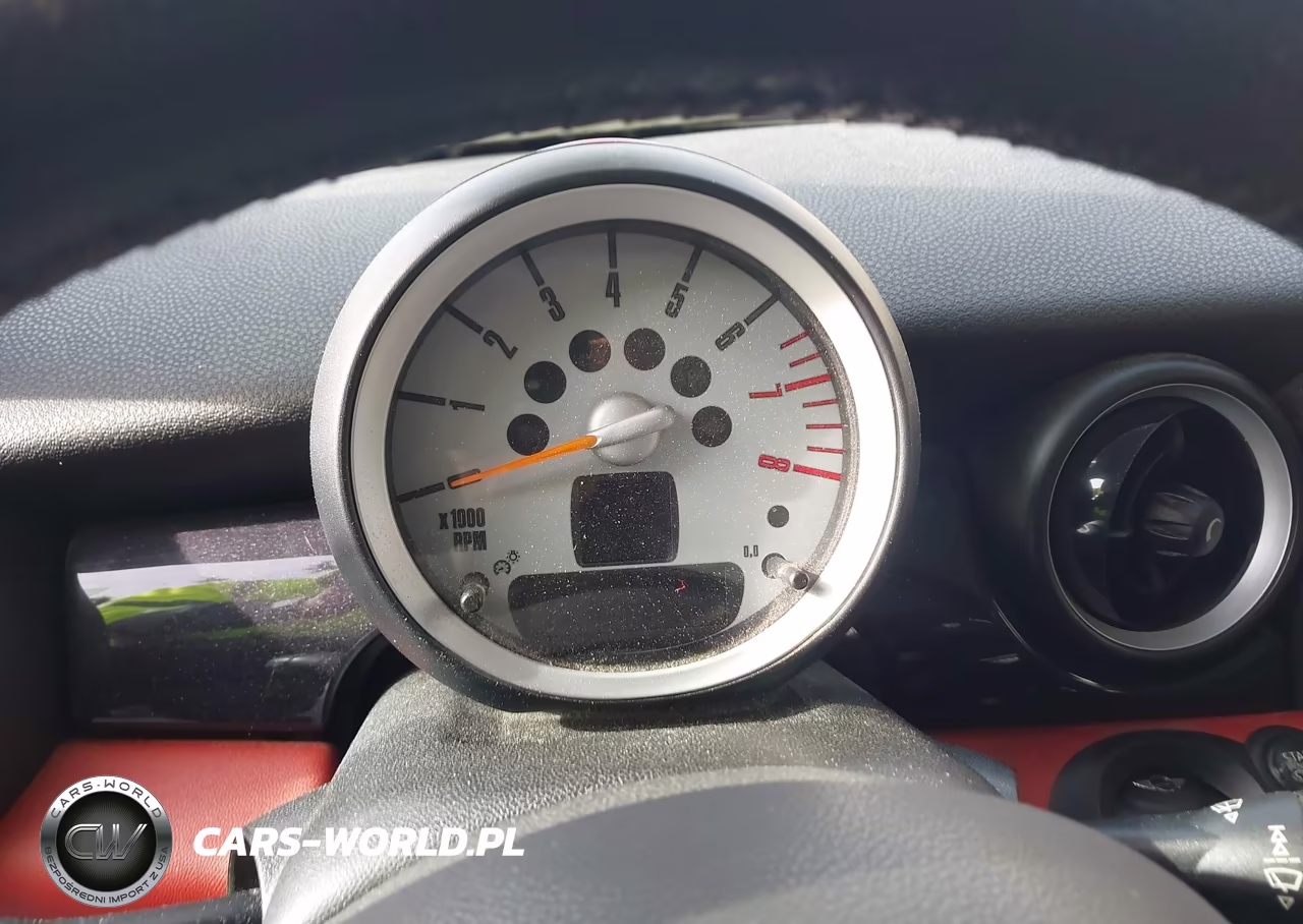 2007 Mini Cooper VIN:WMWMF33577TL67458 - 7