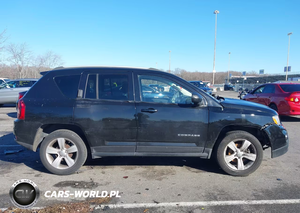 2016 Jeep Compass Sport VIN:1C4NJCBA4GD524619 - 12